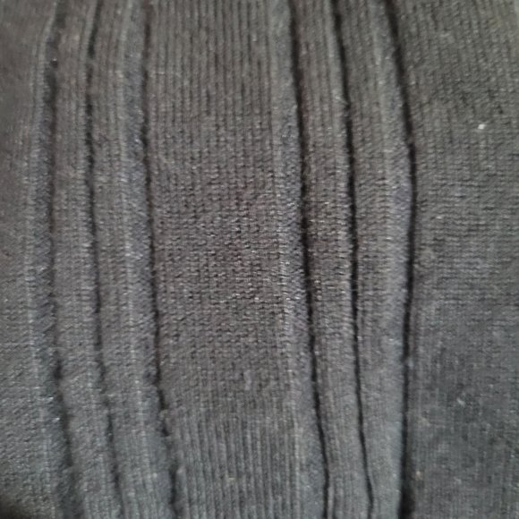 Revamped Long sleeve crop sweater - Picture 3 of 3